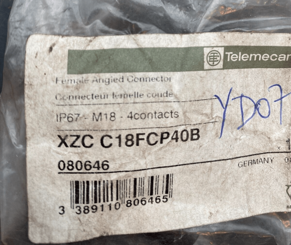 TELEMECANIQUE XZCC18FCP40B CONNECTEUR FEMELLE COUDE M18 4 CONTACTS - KLR Automation