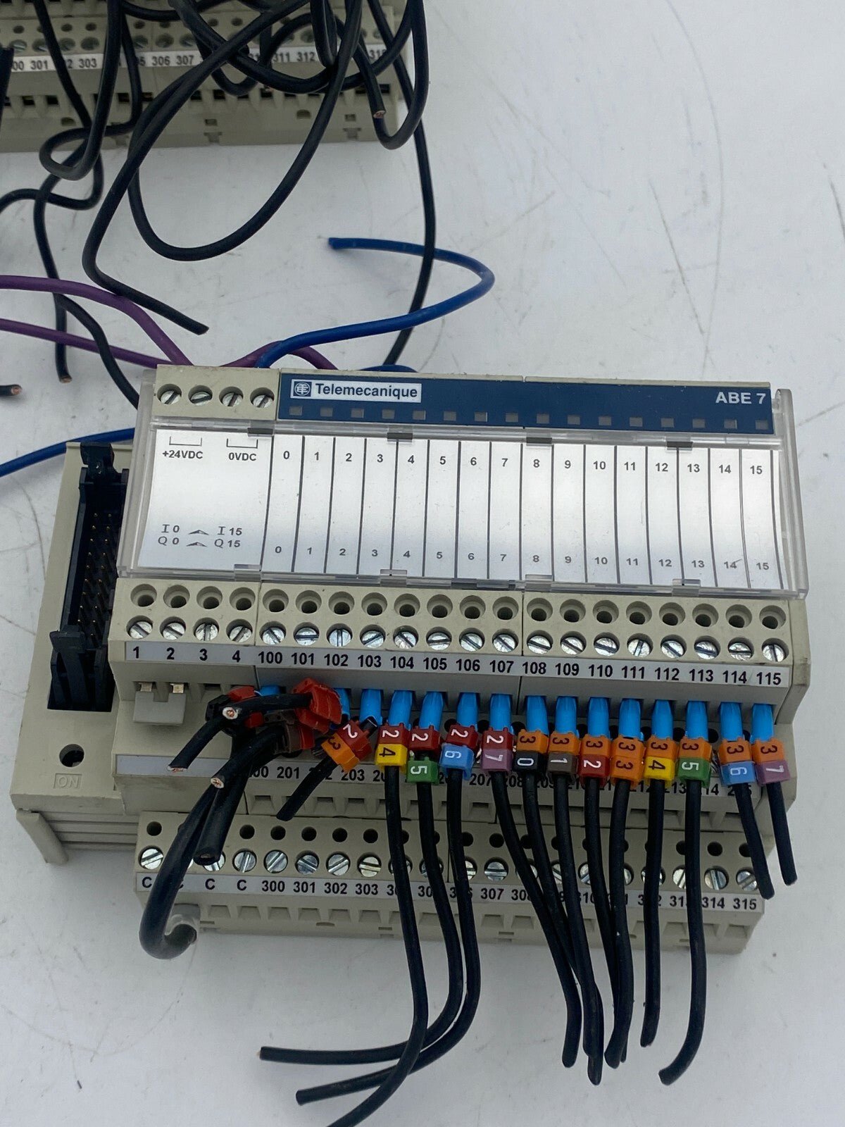 2pc x Schneider, Telemecanique | ABE7 - H16R31 | Telefast 2 Module - KLR Automation