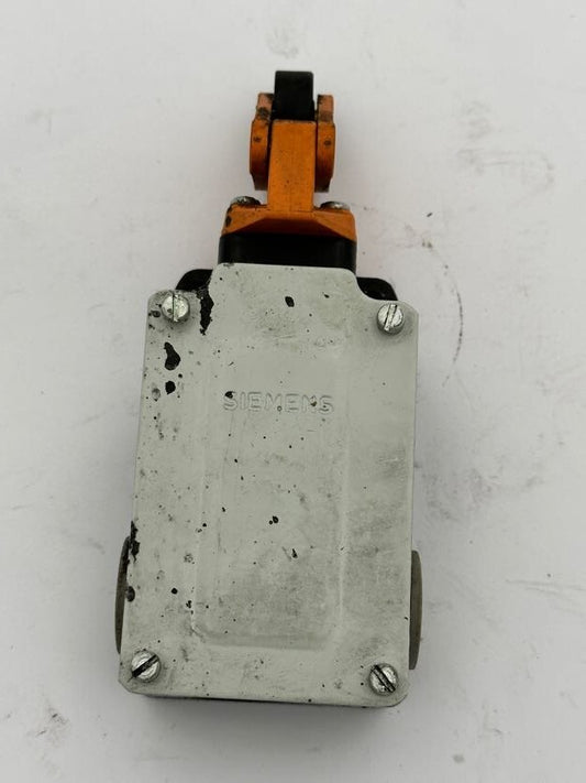 1pc x SIEMENS 3SE3 303 - OE A800 0600 POSITION LIMIT SWITCH - KLR Automation