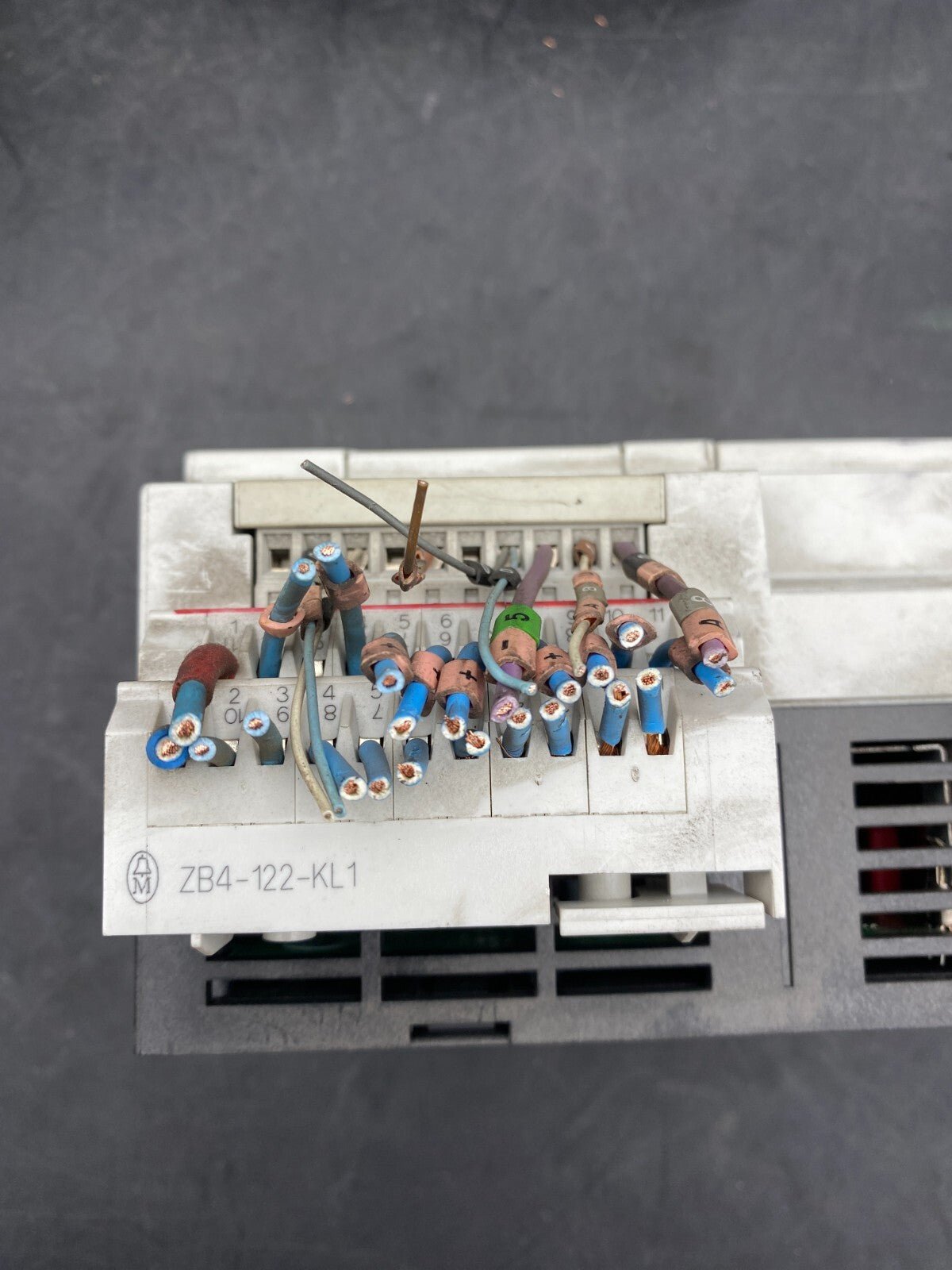 1pc x MOELLER EM4 - 101 - AA2 ANALOGIC I/O MODULE + ZB4 - 122 - KL1 - KLR Automation