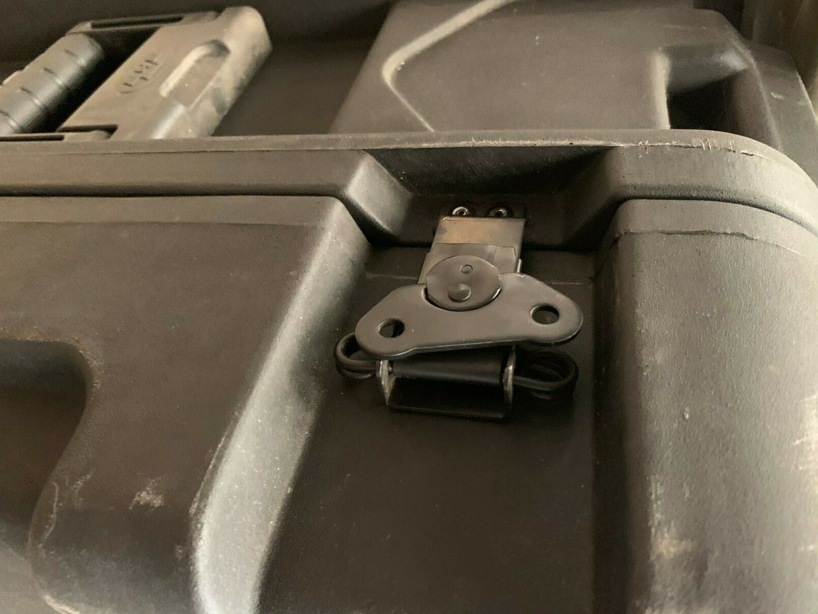 1 SKB Cases Deep Roto Molded Deep Rack Case etanche militaire .see photo - KLR Automation