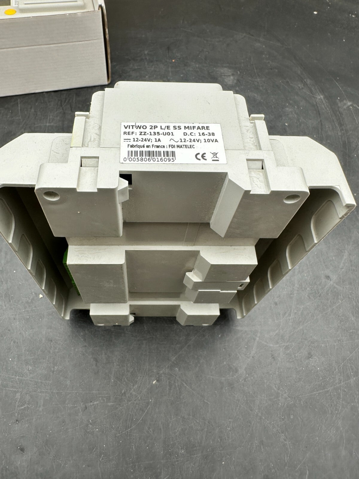VITWO 2P L/EN SS MIFARE CENTRALE 2 portes URMET FV 1056 CV2