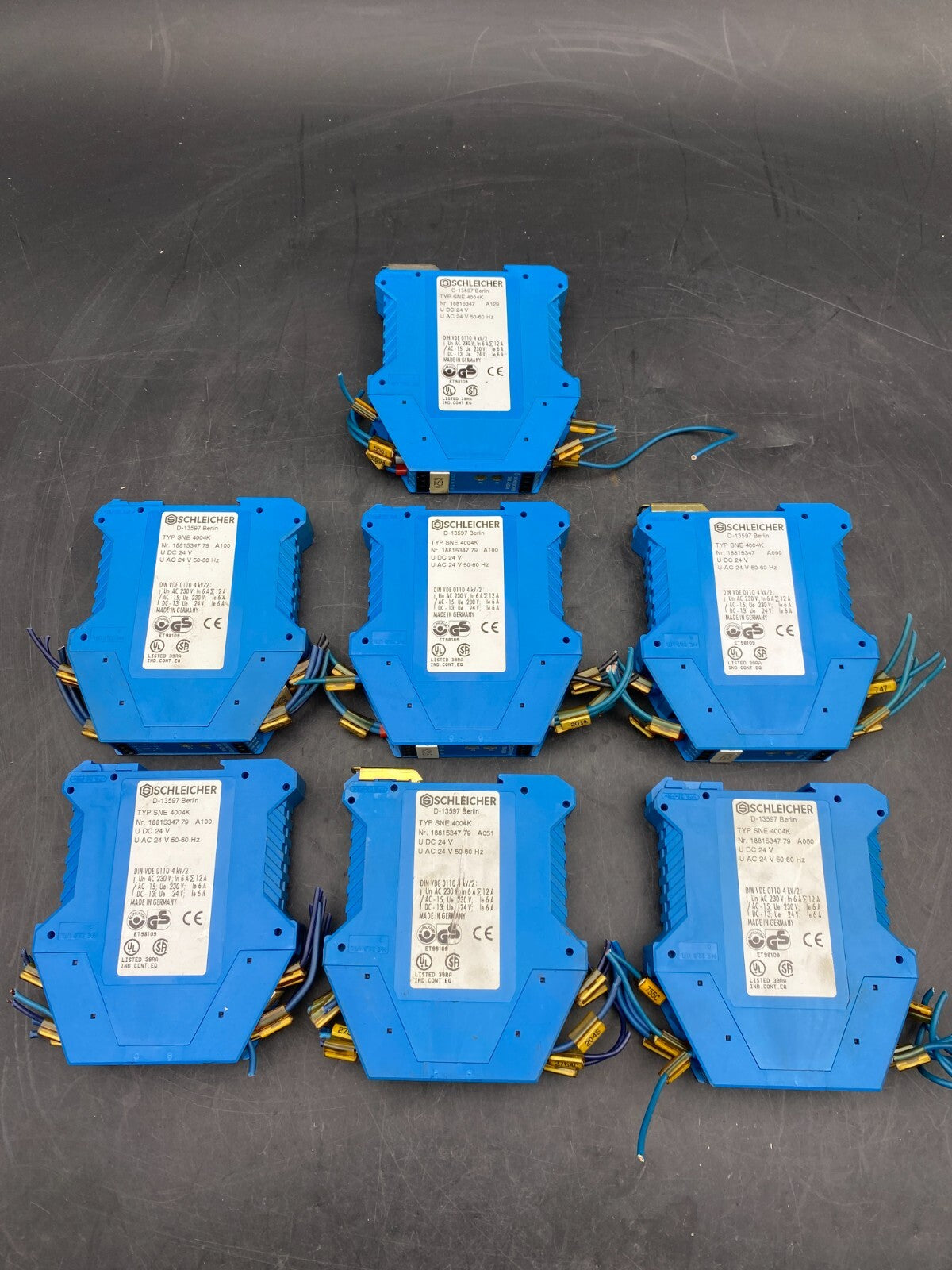 1pc x SCHLEICHER SNE 4004K 18815347 79 SAFETY RELAY