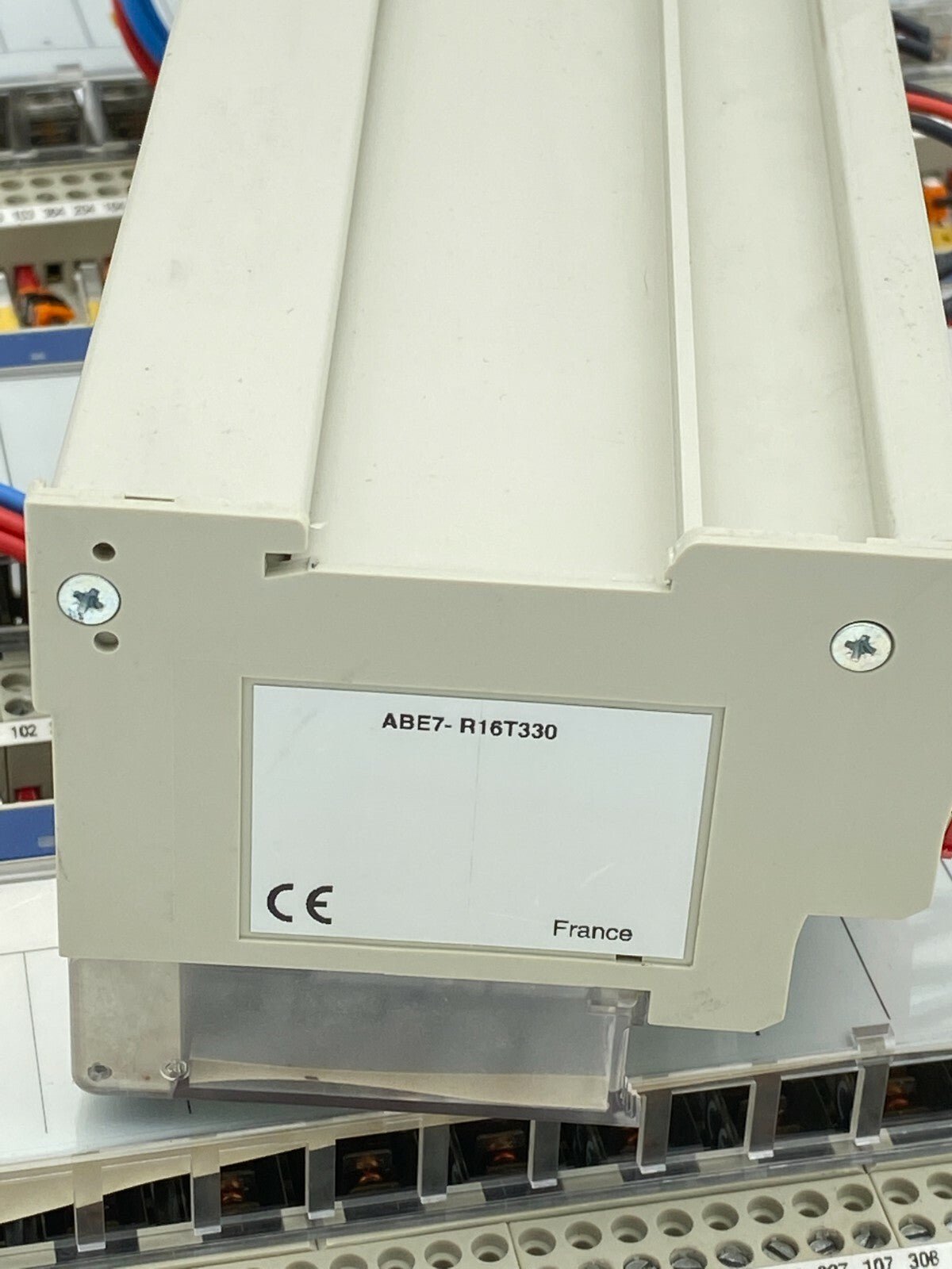 1pc x Telemecanique ABE7 ABE7R16T330 Schneider Electric ABE7 - R16T330 - KLR Automation