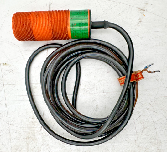 IFM KI-2015-BB0W PROXIMITY SWITCH NEW OLD STOCK