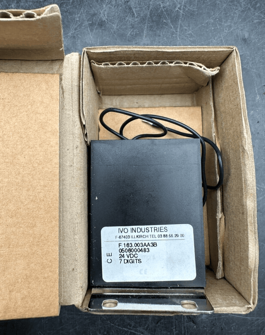 BAUMER IVO INDUSTRIES F 163.003AA3B 0506000483 24 VDC 7 DIGITS - KLR Automation