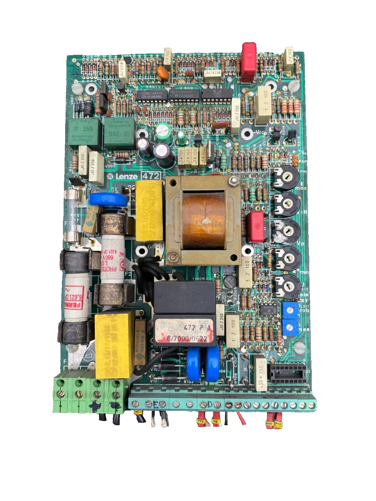 LENZE TYPE 472 E 6/7010/0621 380V REGULATEUR DE VITESSE