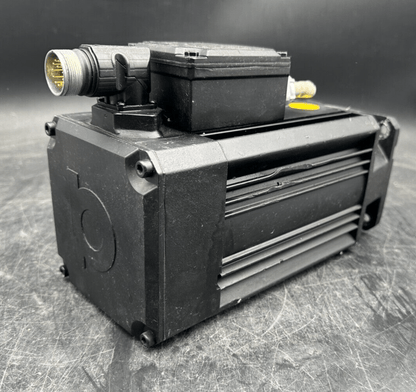 BAUMULLER DSG 56 - M 2.8kW 3 - 40% 3000 min - 1 24V SERVO MOTEUR - KLR Automation