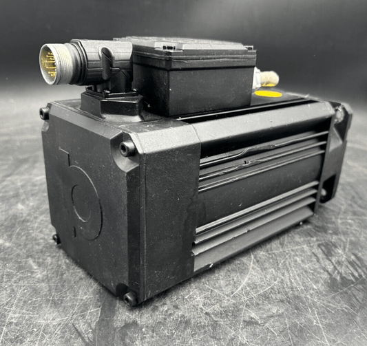 BAUMULLER DSG 56 - M 2.8kW 3 - 40% 3000 min - 1 24V SERVO MOTEUR - KLR Automation