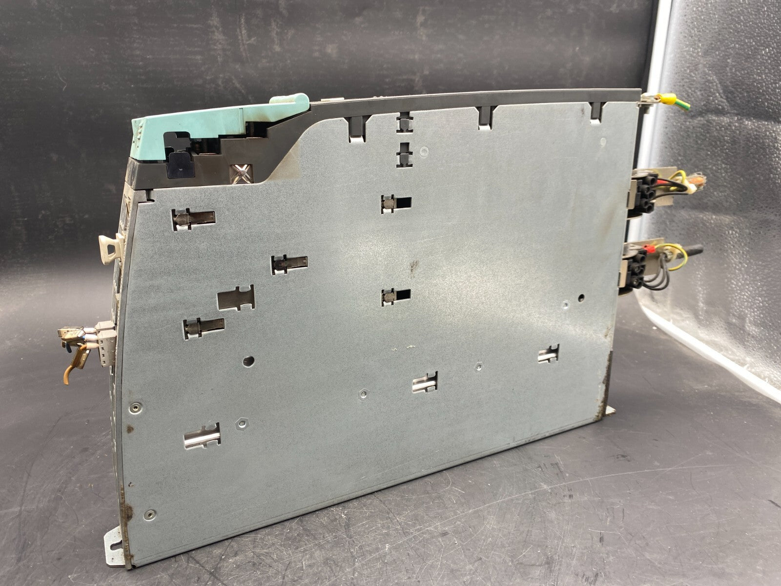 SIEMENS SINAMICS DOUBLE MOTOR MODULE 6SL3120 - 2TE13 - 0AA4 T - J66113544 - KLR Automation