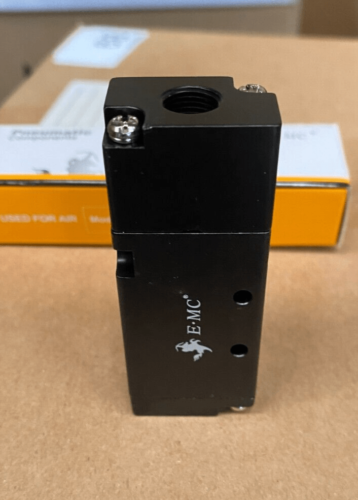 EMC RVA5211 - 06 G1/8 Z21504 VANNE DE REGULATION D'AIR 5/2 5/3 x10pc - KLR Automation