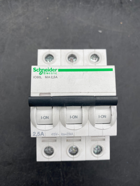 LOT DE 4 SCHNEIDER ELECTRIC IC60L MA 2.5A