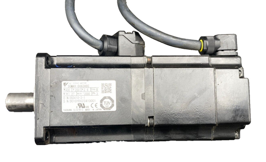 OMRON SGMAV-04A3A6C 400W 200V 2.6A 1.27 Nm 3000 tr/min 3PH + CABLE 5M x1pc