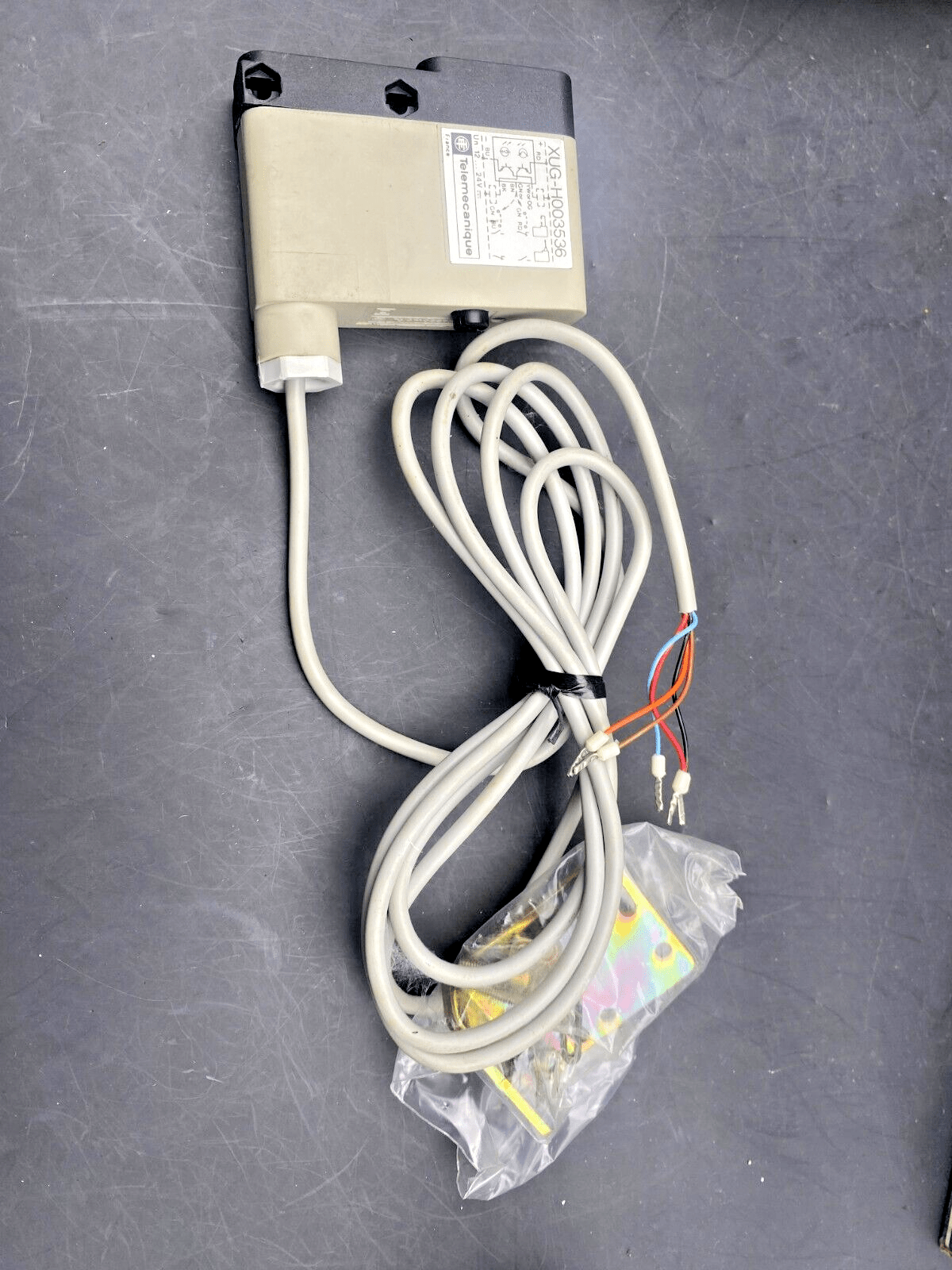 TELEMECANIQUE XUG - H003536 ELECTRIC PHOTO DETECTOR - KLR Automation
