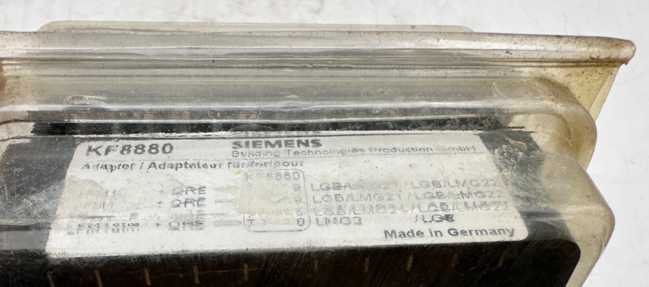 SIEMENS LGB21.330A27 + ADAPTATER KF8880 KIT LFM1.33 REMPL P/LGB21 DIFF