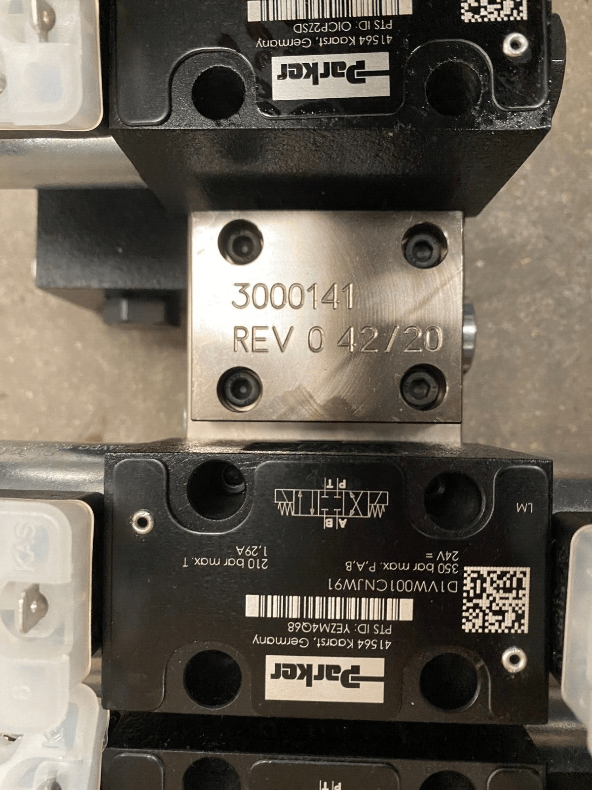 MPO 3000140 BARKSDALE 0417 - 651 PARKER D1VW026BNJW91 x3pc BLOC VENTILATION - KLR Automation