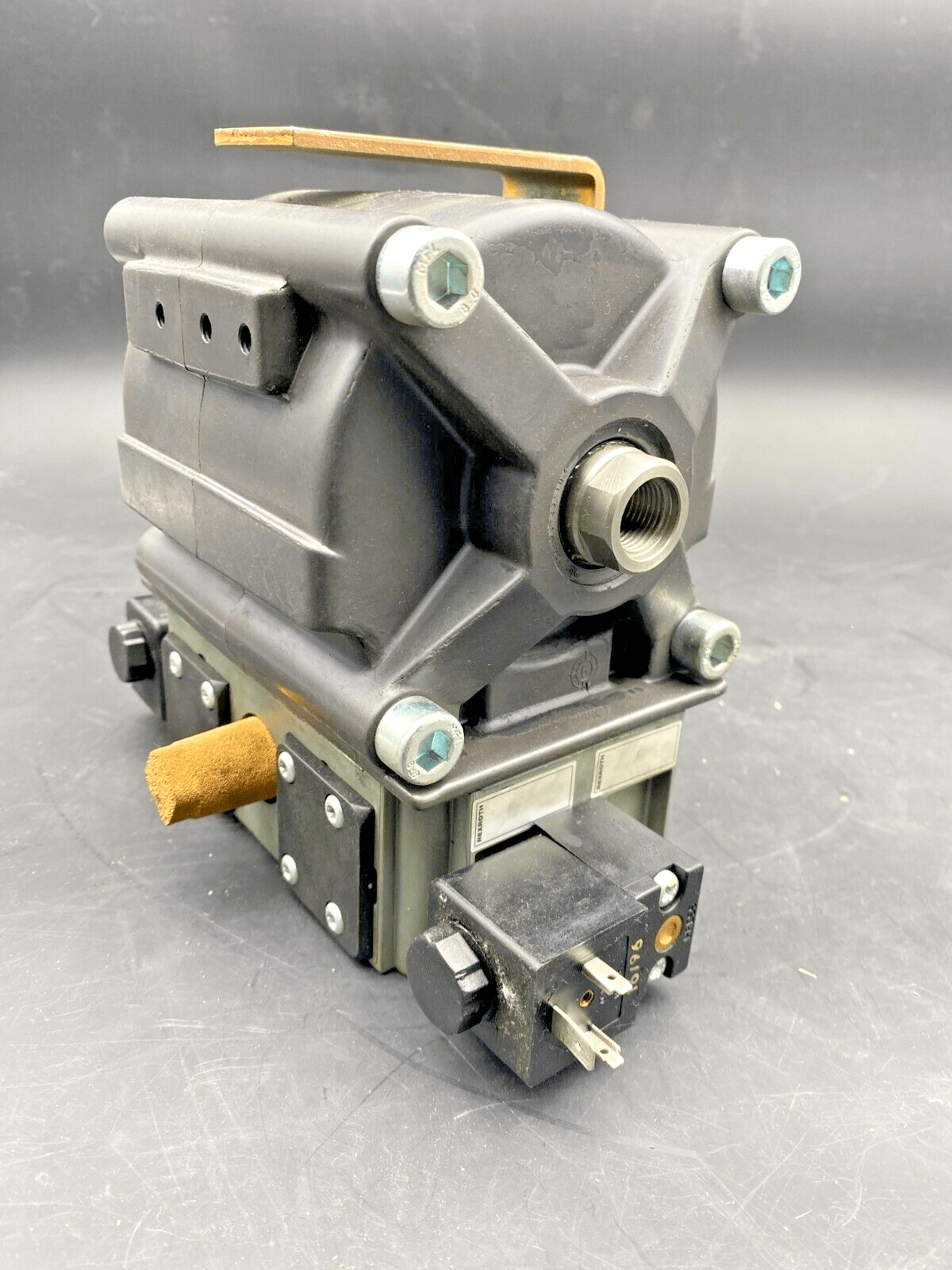 1pc x REXROTH PUMP 323 - 799 - 900 - 0 61.184.1331/10 10BAR HUB 20/20 + 323 - 799 - 100 - 3 - KLR Automation