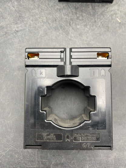 LOT DE 2 SOCOMEC TCB 44-50 100 5A 1.5/3VA 0.72/3kV 50-60Hz