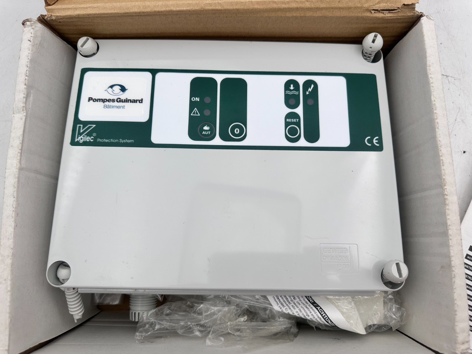 POMPES GUINARD AE01210 VIGILEC COFFRET COMPACT 13.30 1 POMPE 12A 230/400V