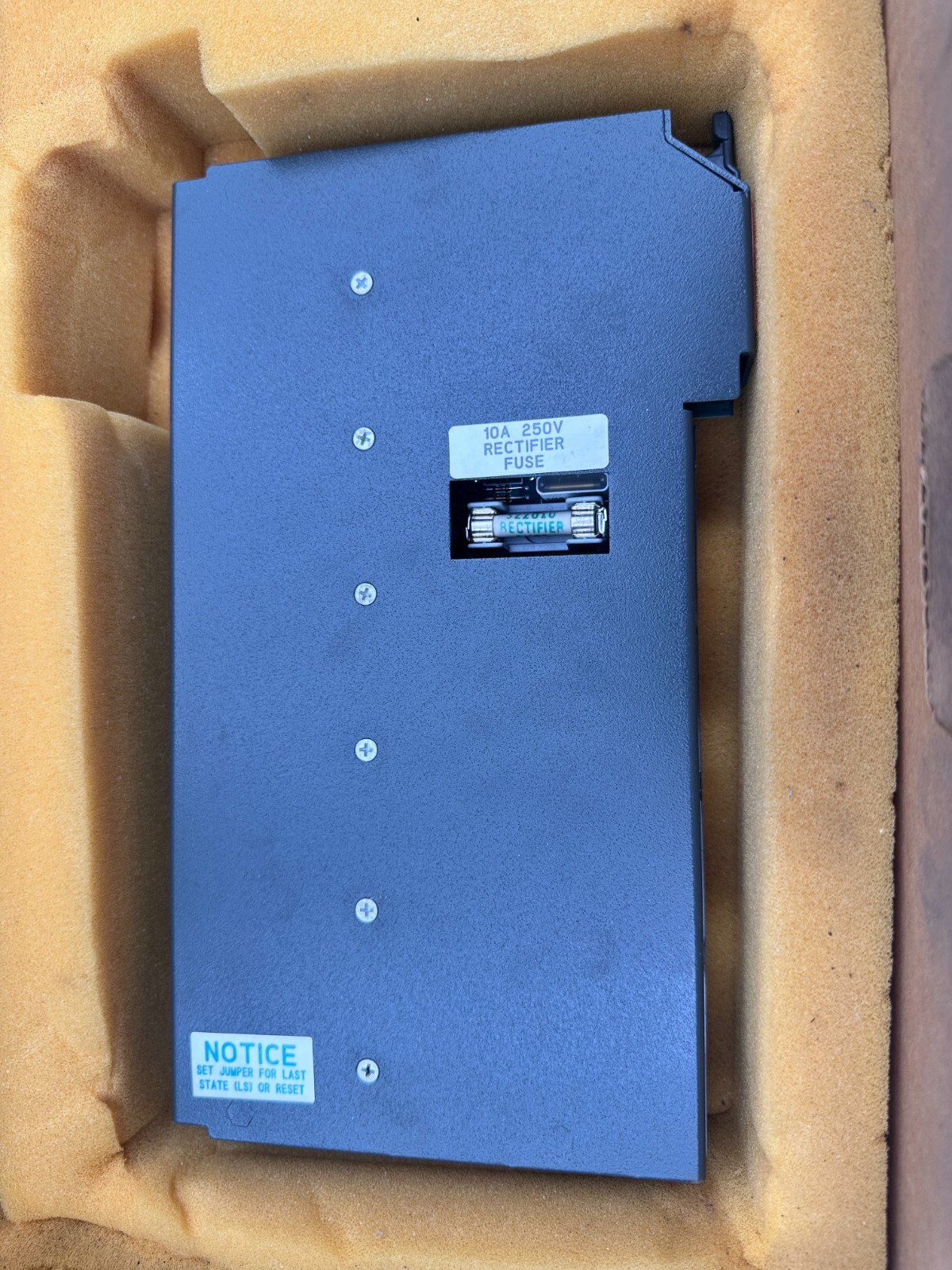ALLEN-BRADLEY 1771-OMD 17710MD 220/240 VAC OUTPUT