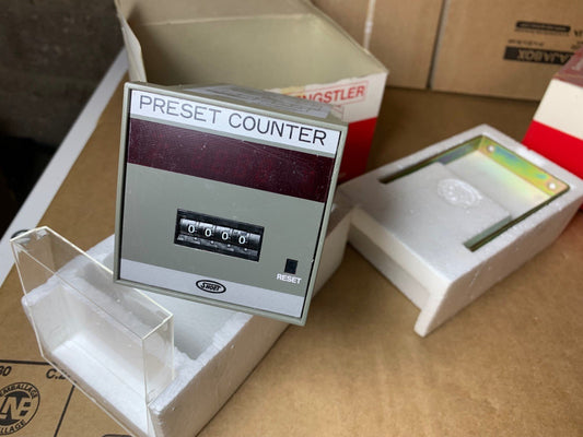 Hengstler H890 Counter E513 - 34 - 60 DC24 Preset 60mm suare K0802 A3397 - KLR Automation