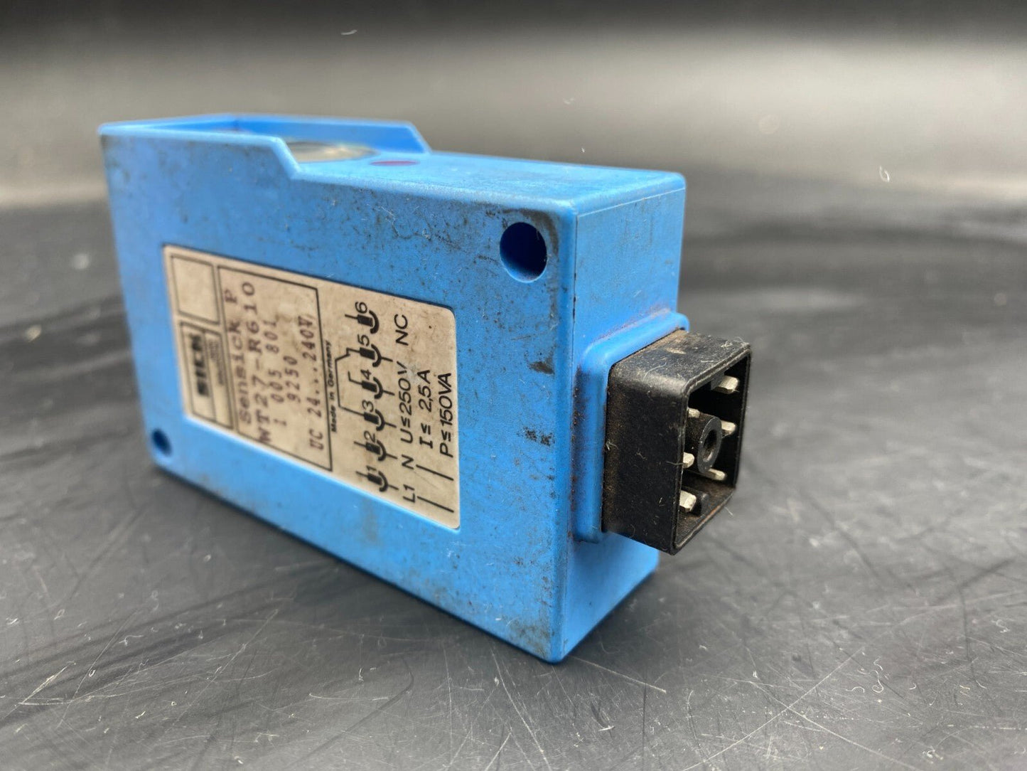SICK SENSICK P WT27 - R610 1 005 801 PHOTOELECTRIC SENSOR - KLR Automation