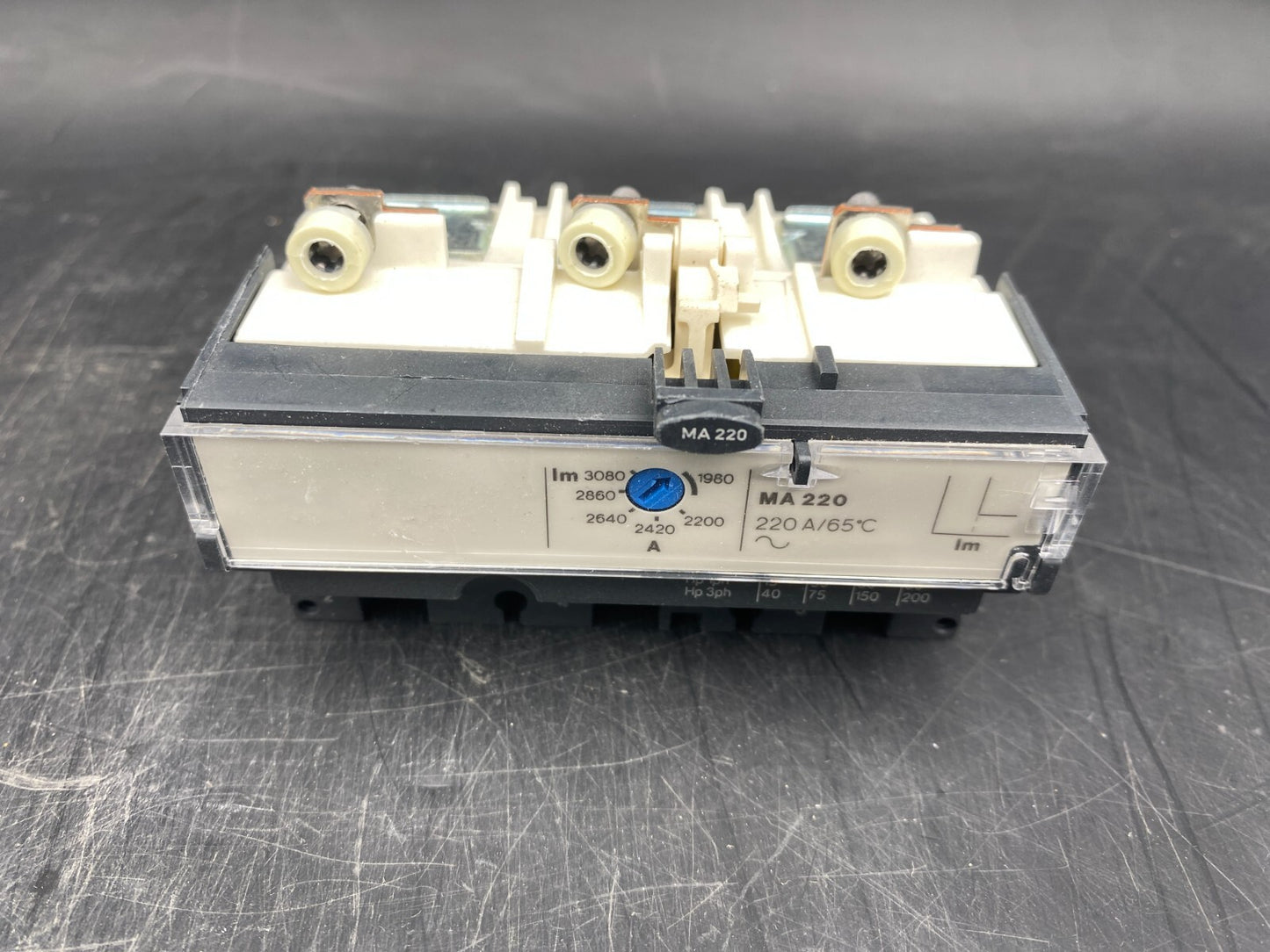 MERLIN GERIN SCHNEIDER ELECTRIC LV431500 CIRCUIT BREAKER MA 220 TRIP UNIT 3P3D N - KLR Automation