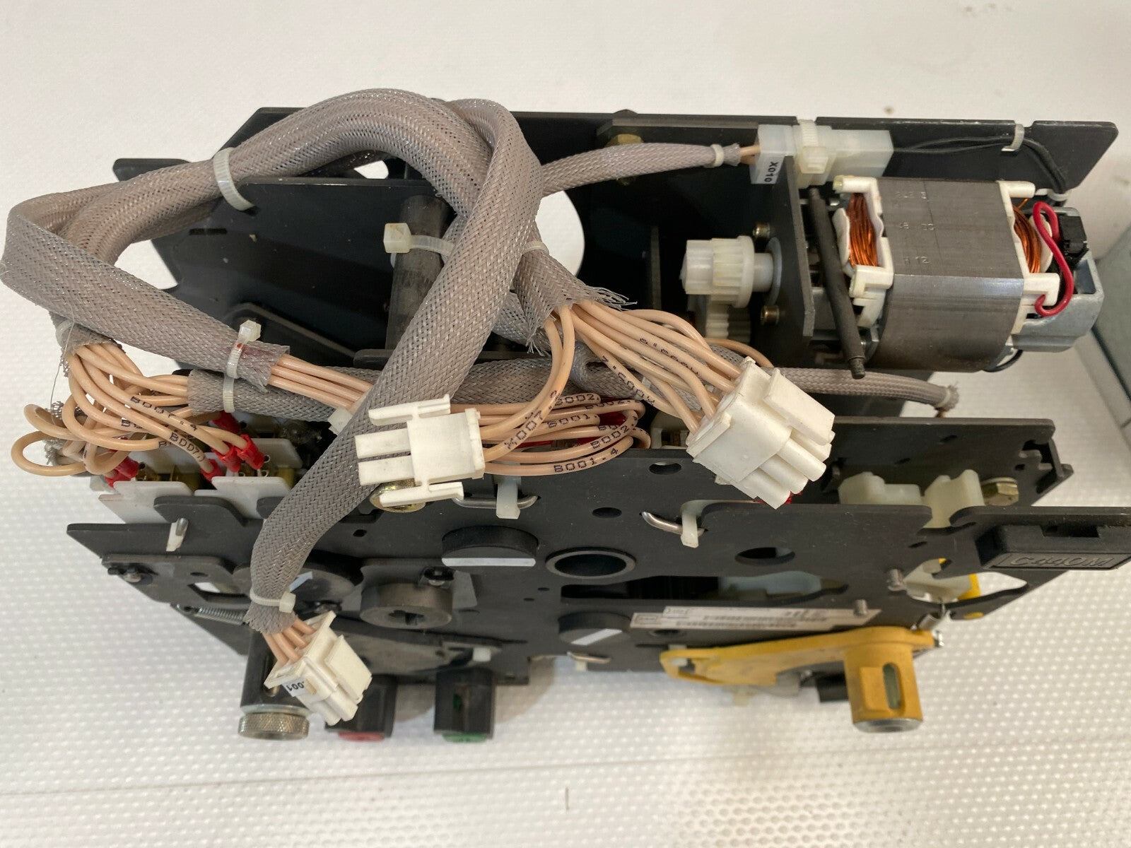 1pc x     Haute Tension SCHNEIDER Fluokit M24+  C440M mechanical control 