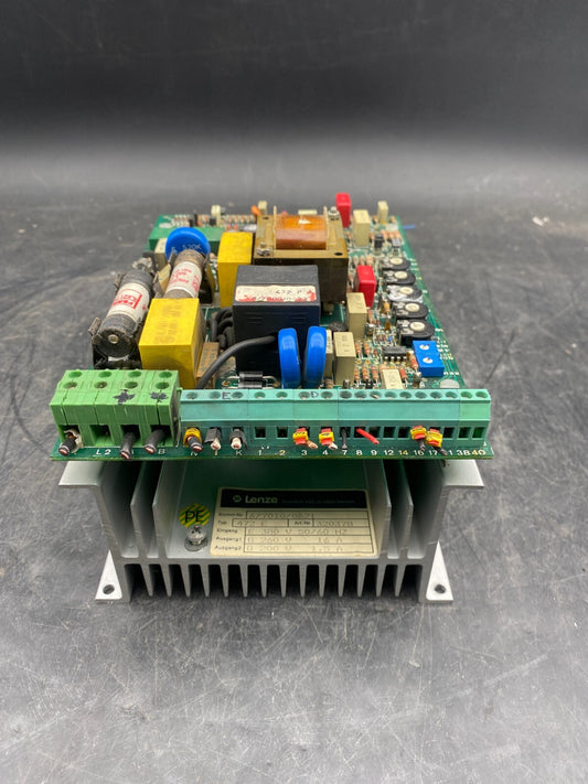 LENZE TYPE 472 E 6/7010/0621 380V REGULATEUR DE VITESSE