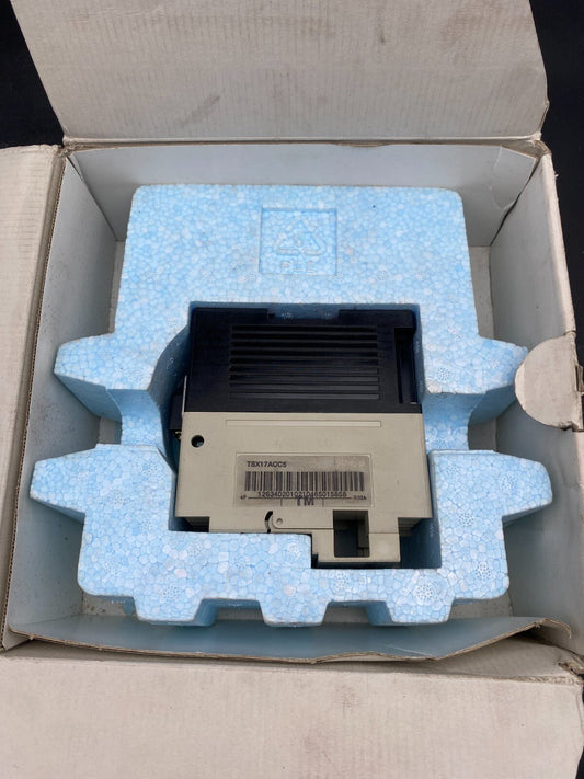 NEW SCHNEIDER AUTOMATION TSX17ACC5 UTWAY/TSX17 - 20 ADAPTER - KLR Automation
