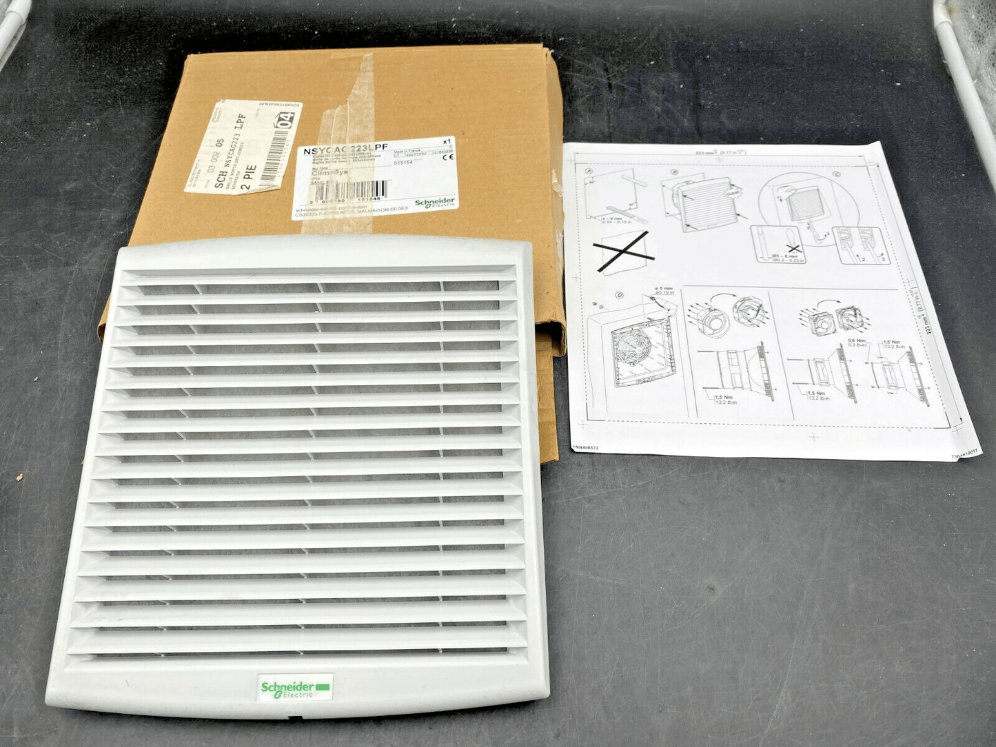 NEW SCHNEIDER ELECTRIC NSYCAG223LPF CLIMASYS OUTLET GRID CUT OUT 223x223mm - KLR Automation