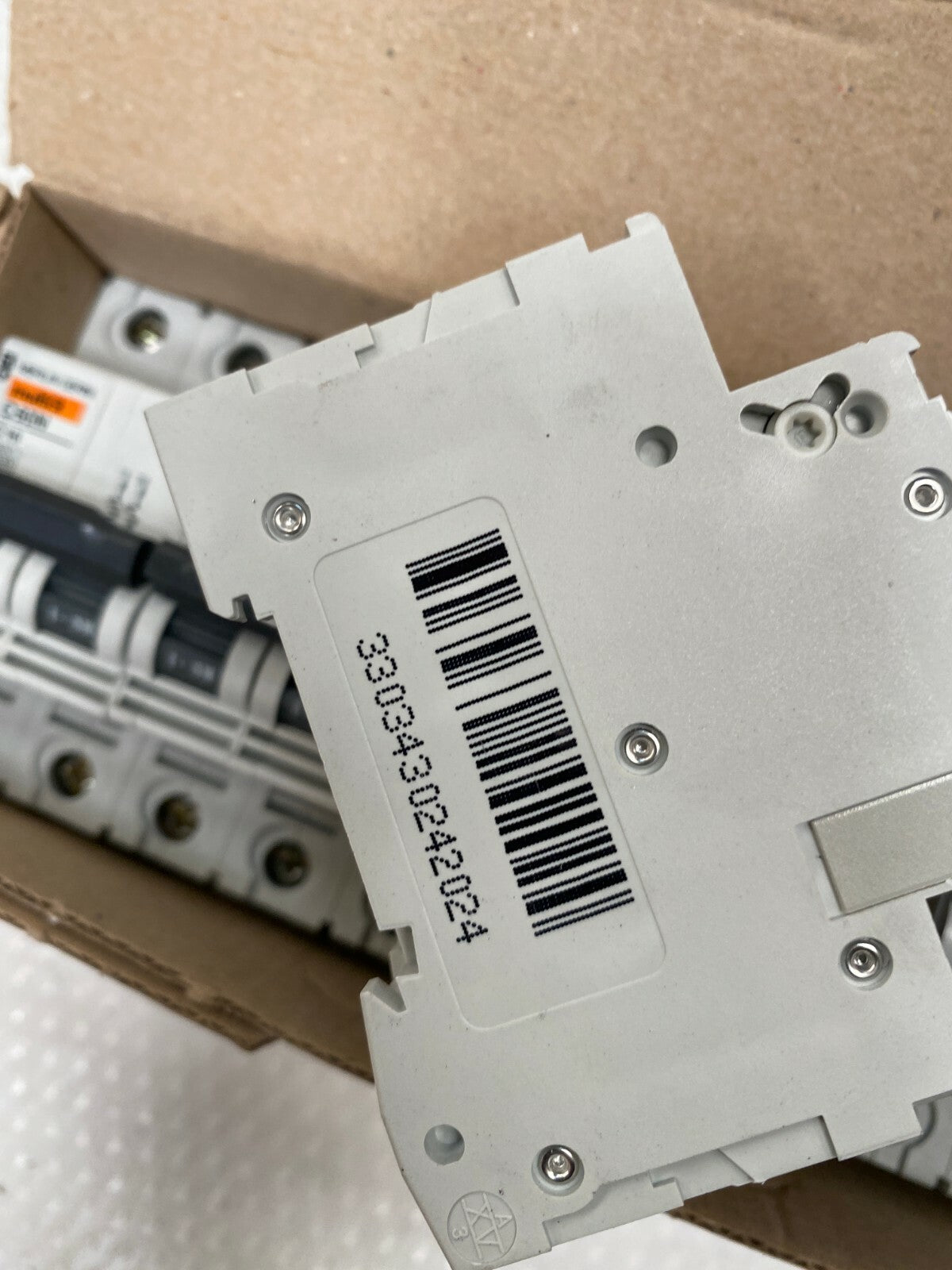 6 pc x Merlin Gerin Schneider multi 9 24202 C60N 2P C 16A 