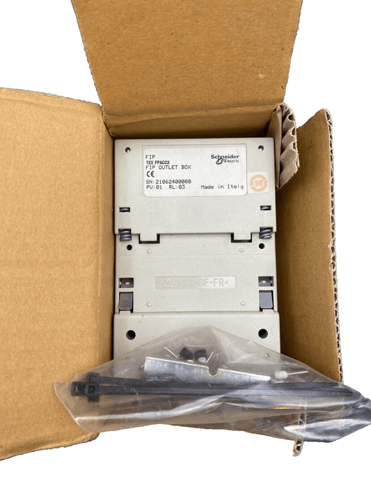 1pc x SCHNEIDER ELECTRIC TSX FPACC3 FIP OUTLET BOX - KLR Automation