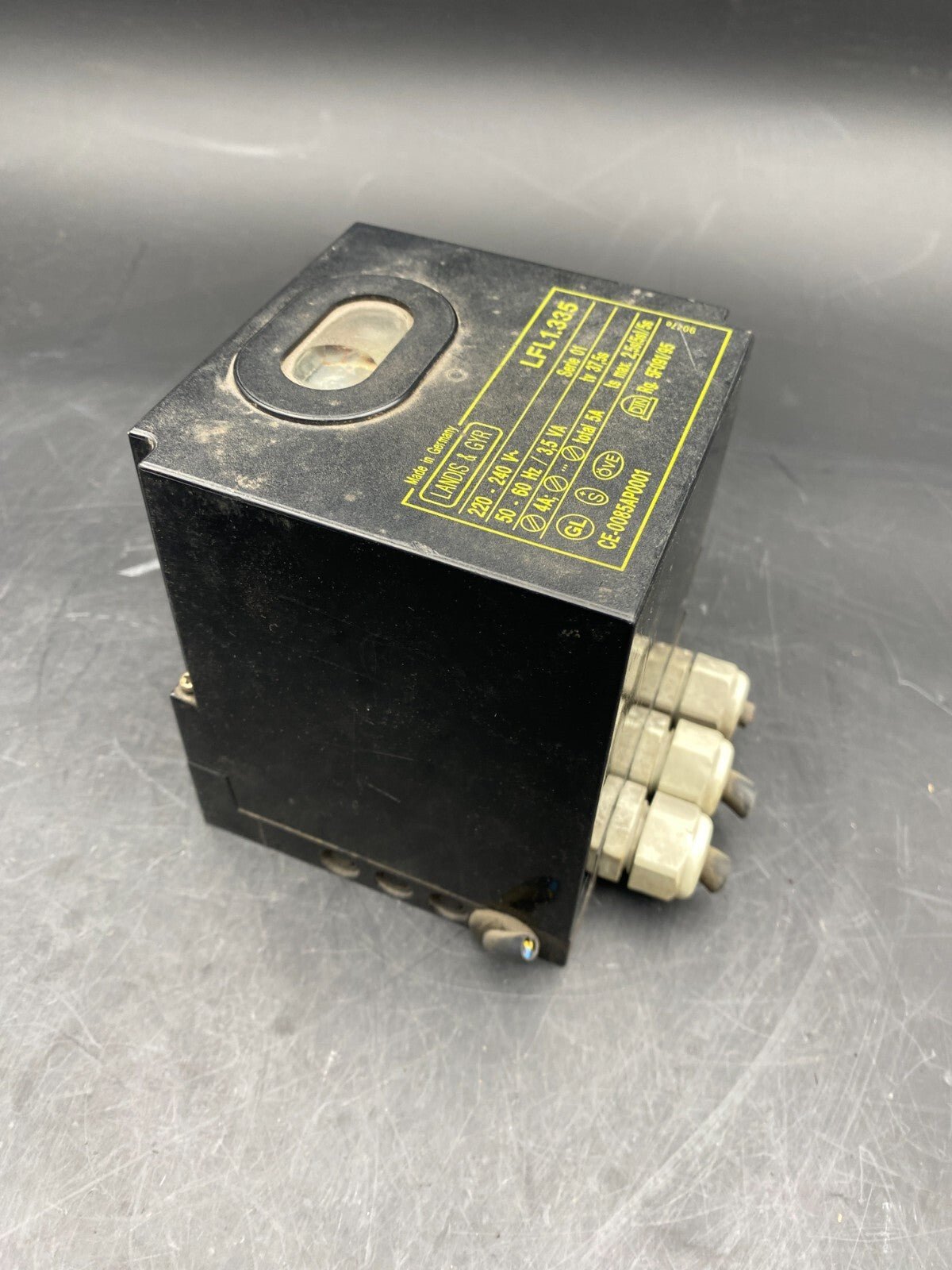 LANDIS GYR LFL1.335 SERIE 01 GAS BURNER CONTROLLER - KLR Automation