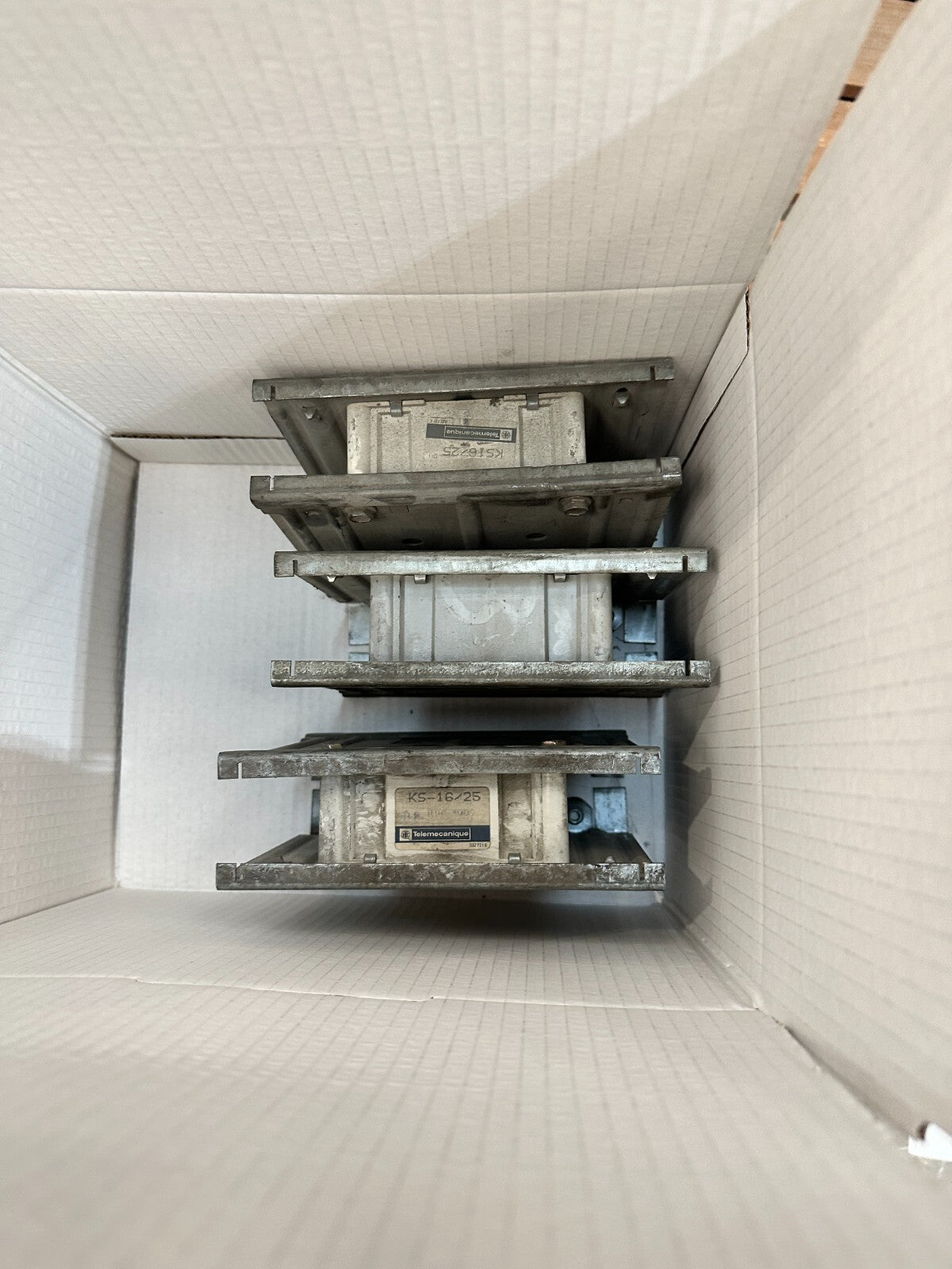 1pc x TELEMECANIQUE KS-16/25 332721 E