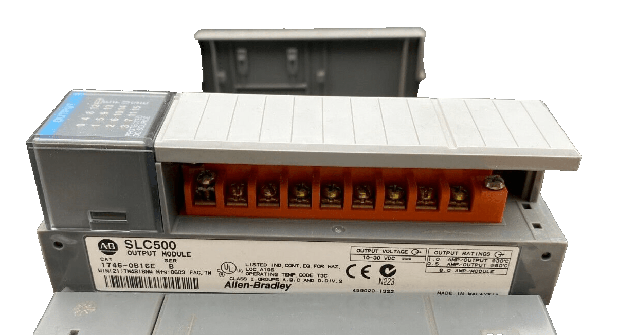 ALLEN BRADLEY SLC 500 1746 - P3+ 1746 - OB8 + 1746 - 0B16E + 7 SLOT RACK - KLR Automation