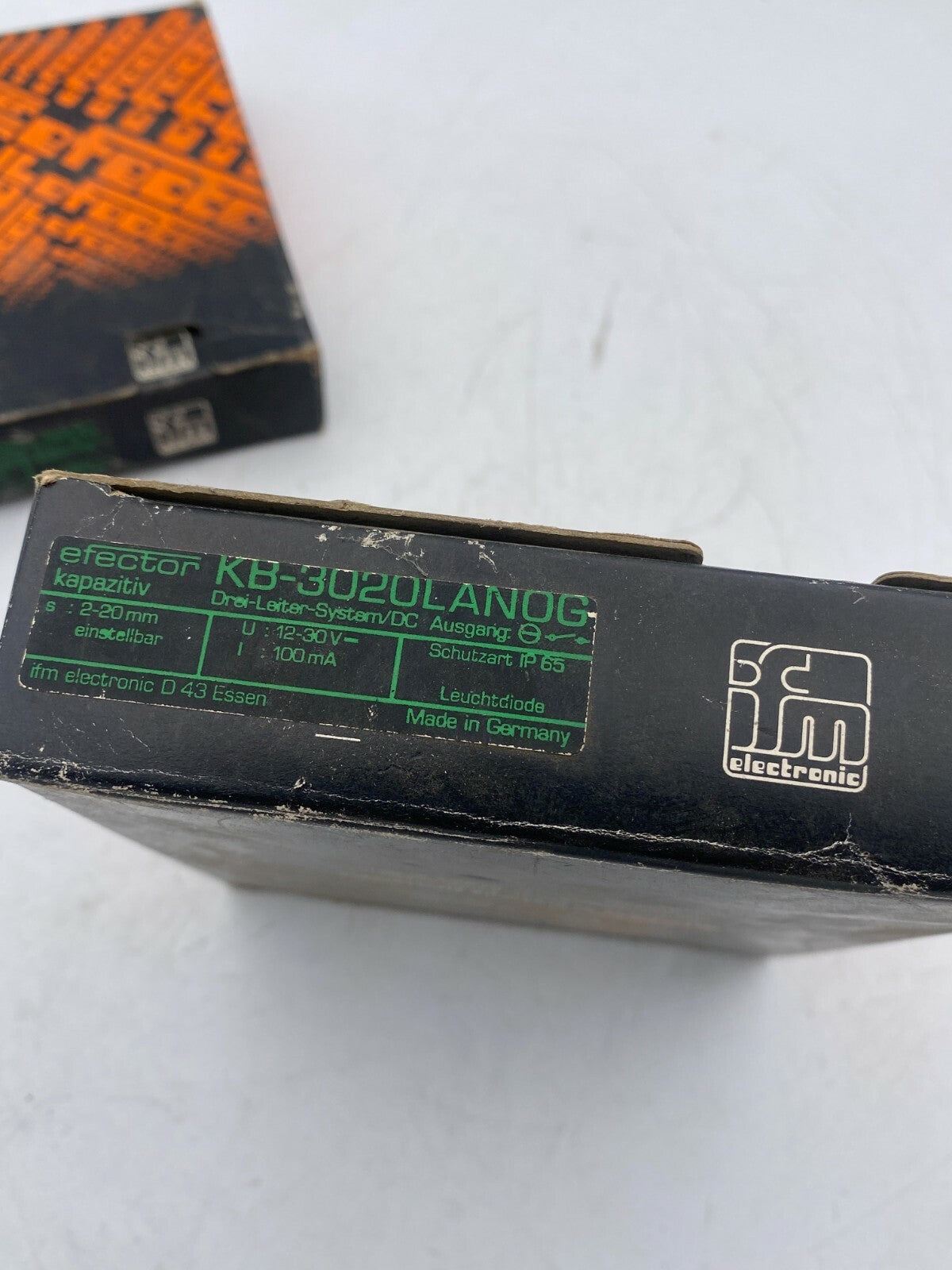 1 pc x IFM Electronic Efector KB-3020LANOG Capteur capacitif