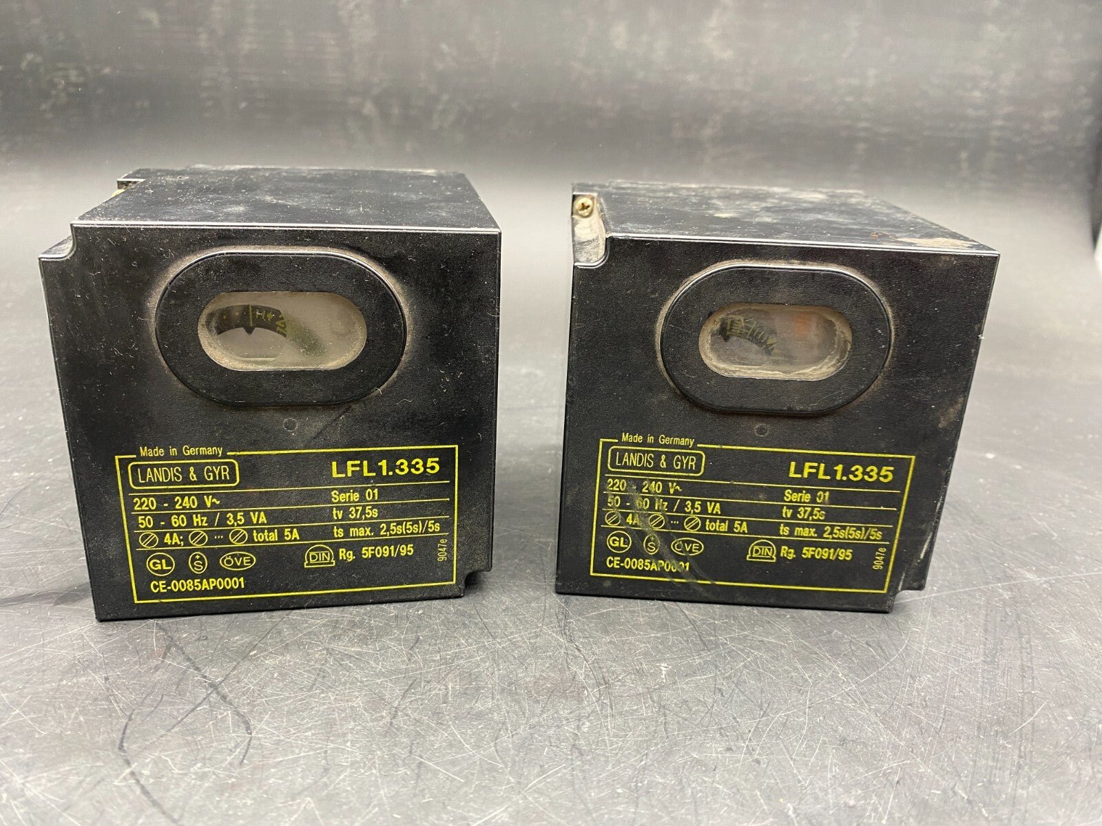 1pc x LANDIS GYR LFL1.335 SERIE 01 GAS BURNER CONTROLLER - KLR Automation
