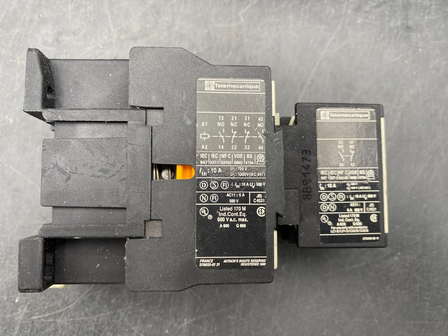LOT DE TELEMECANIQUE 2 x CA2DN22 + 3 x CA2DN22 + LA1DN11 CONTACTEUR RELAIS