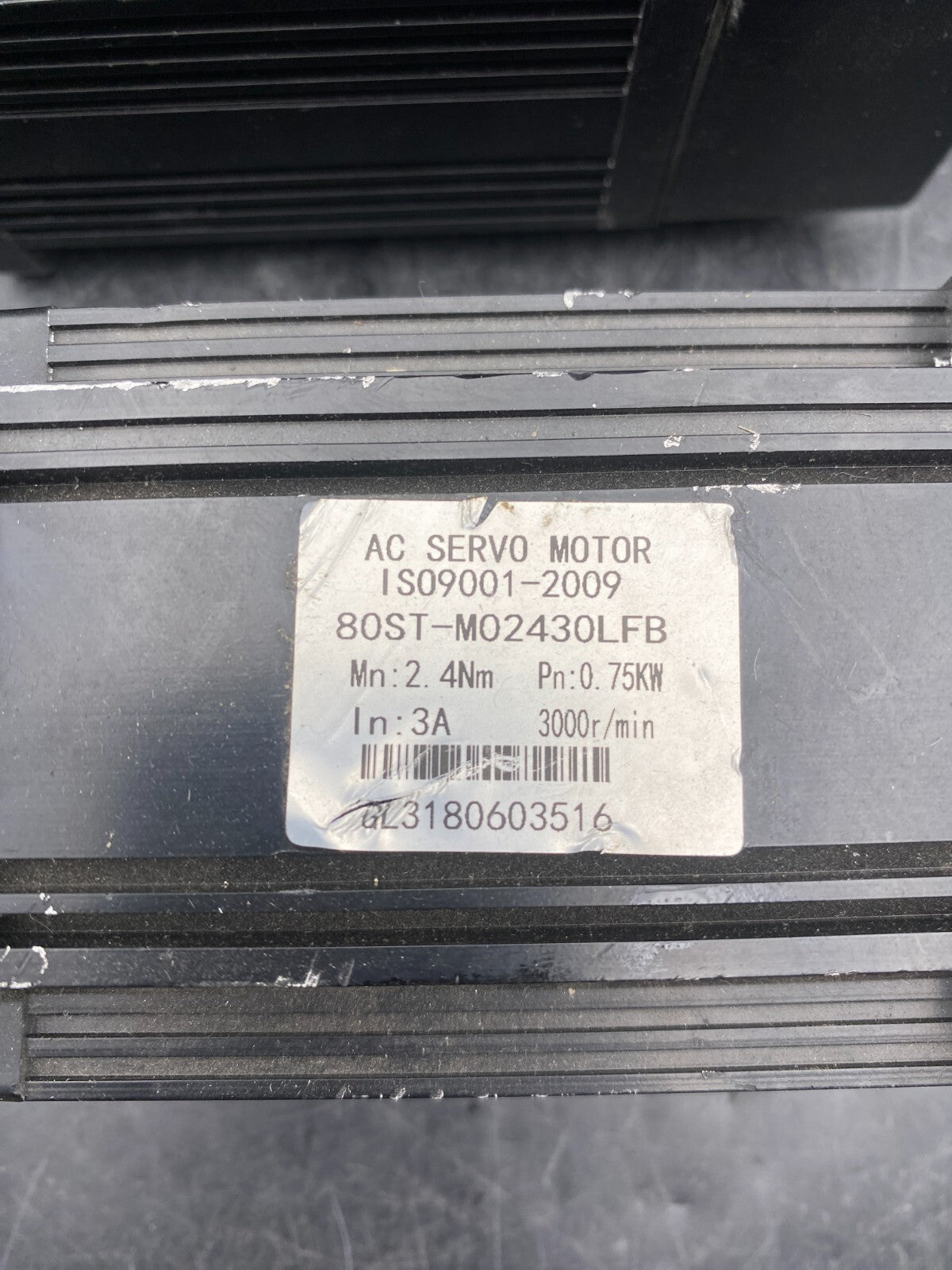 80ST - M02430LFB AC SERVO MOTOR 2.4Nm 0.75kW 3A 3000rpm x1pc - KLR Automation