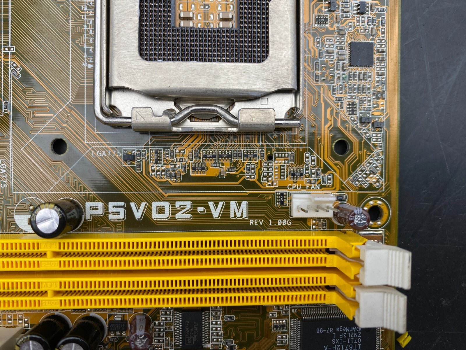 ASUS P5VD2 - VM REV 1.00G CARTE MERE x1pc - KLR Automation