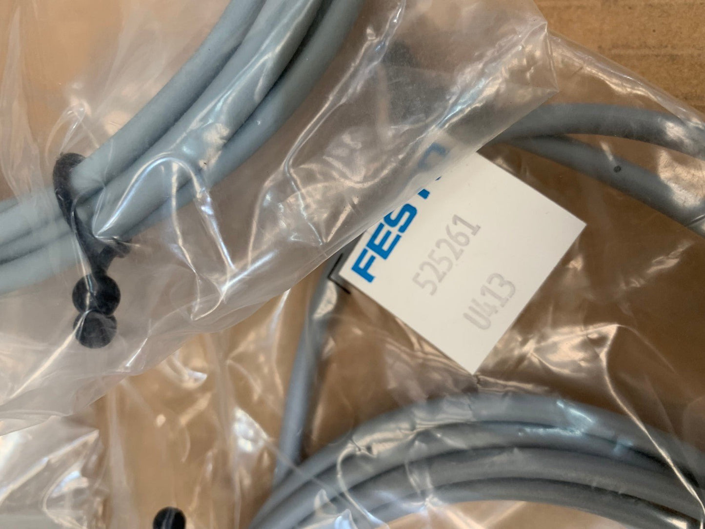 4 x Festo connecting cable SIM - K - WD - 2,5 - CDN 525261 U413 - KLR Automation