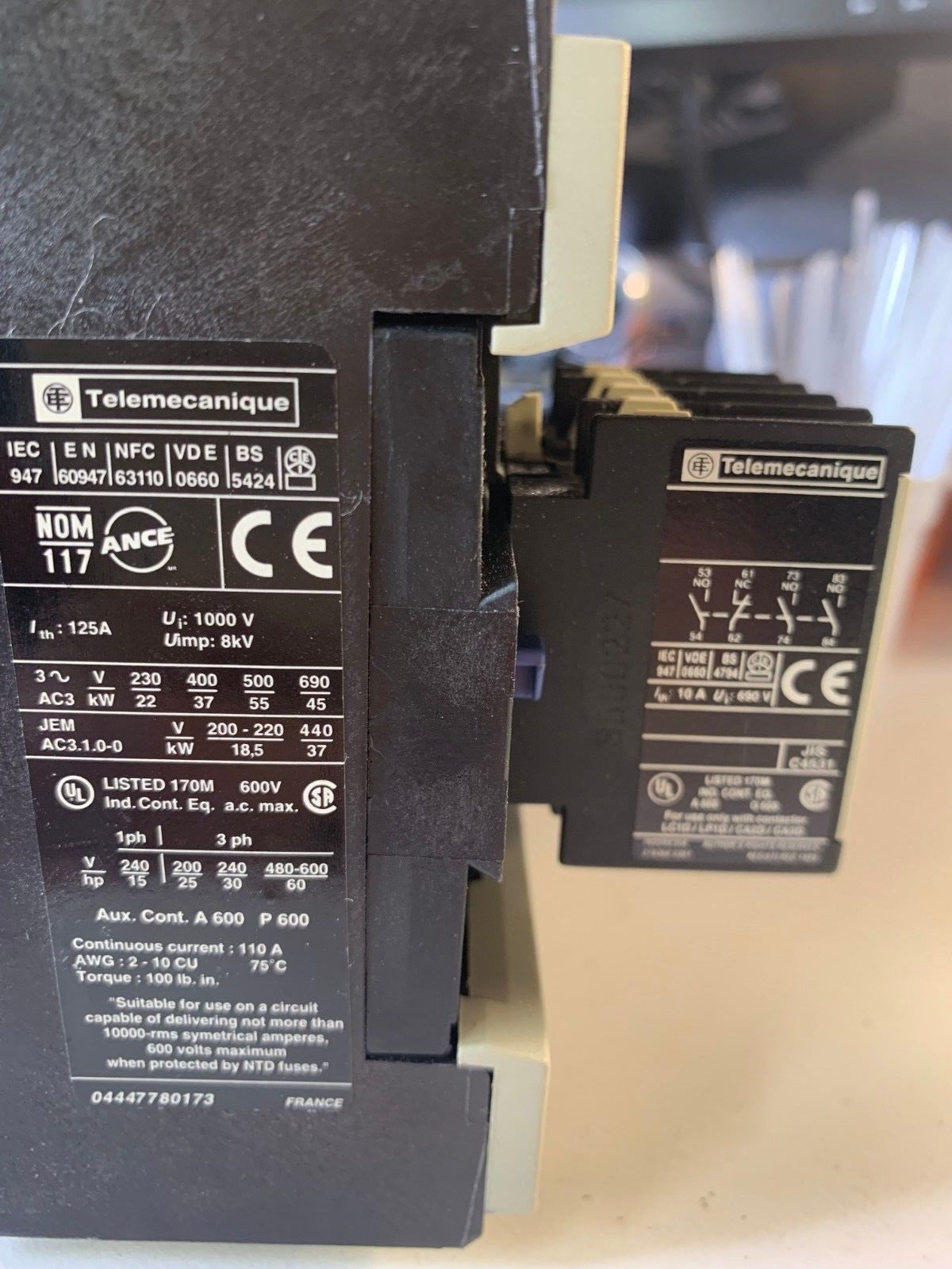 TELEMECANIQUE LC1D80004 24VAC + LA1DN31 Relais