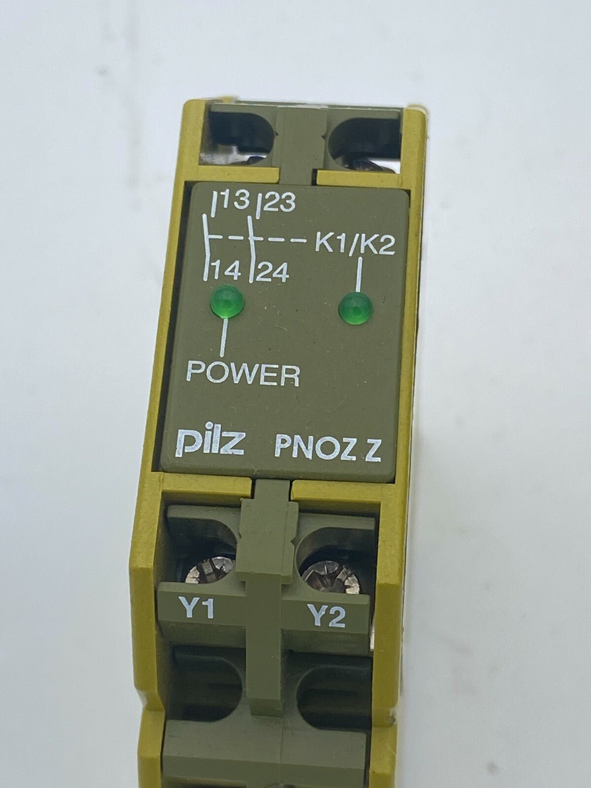 1pc x 675500 - PILZ PNOZ Z 2S SAFETY RELAY - KLR Automation