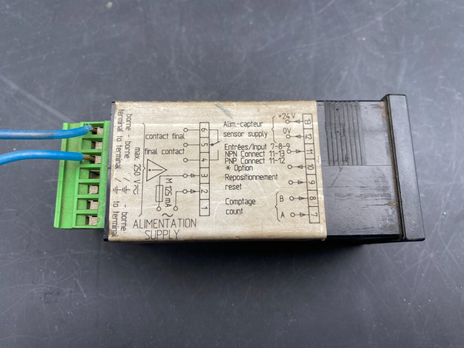 BAUMER IVO COUNTER 370.00.854 + TERMINAL BLOCKS HARTMANN