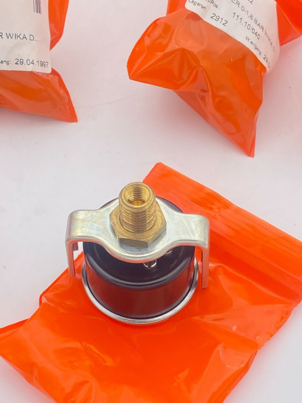 1pc x WIKA Manometer 0 - 1,5 KP/cm2 111.10/040 - KLR Automation
