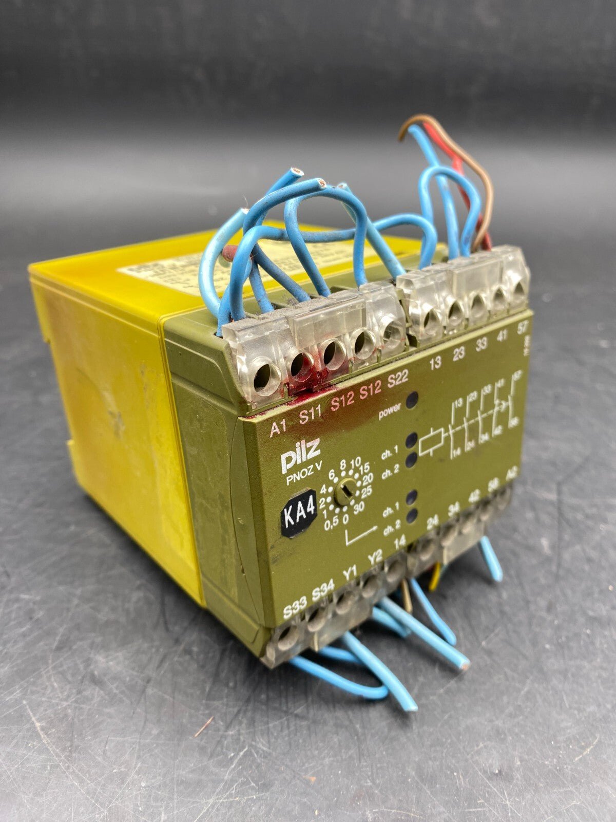 PILZ 18292 PNOZ V 30s 3S 1SZ/1O 474790 SAFETY RELAY - KLR Automation
