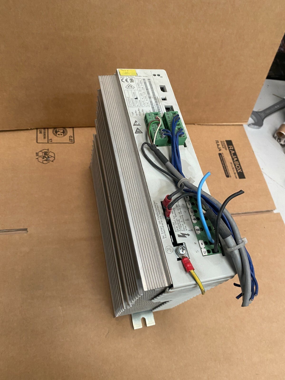 Lenze EVF8203 - E EVF 8203E 33.8203 - E 00384005 - Variateur de fréquence - KLR Automation