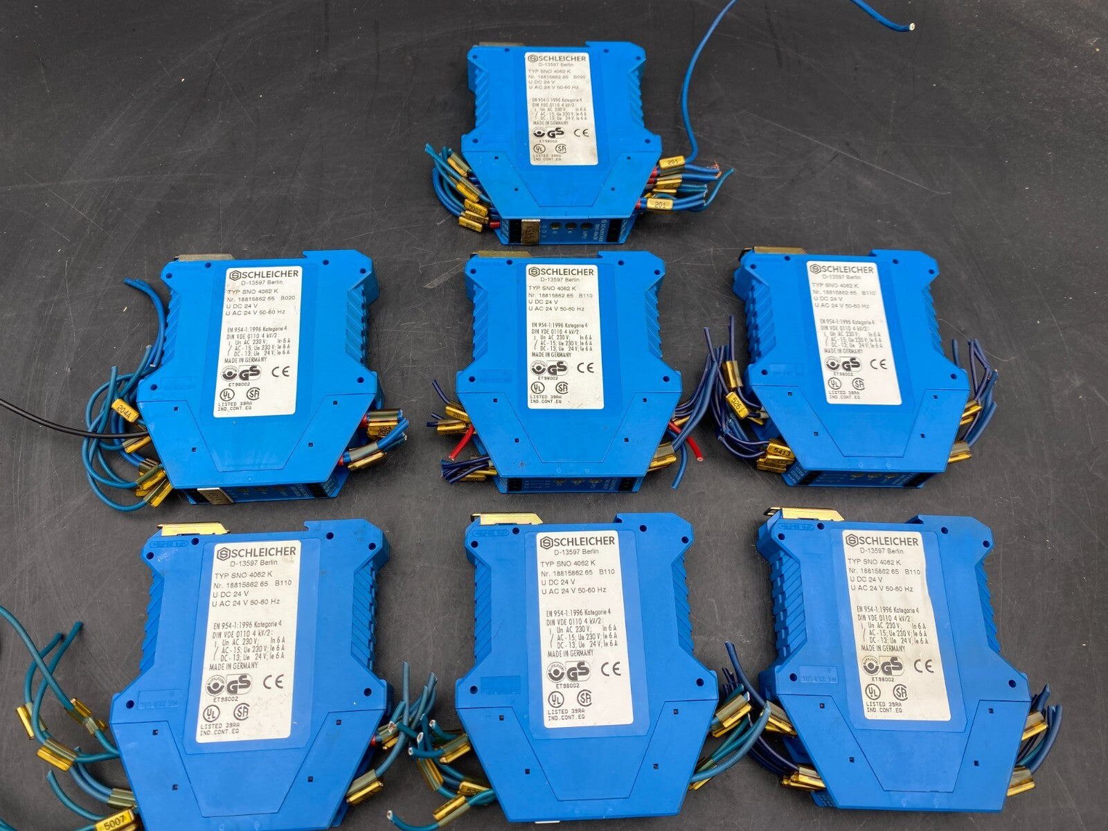 1pc x SCHLEICHER SNO 4062 K 18815862 65 SAFETY RELAY