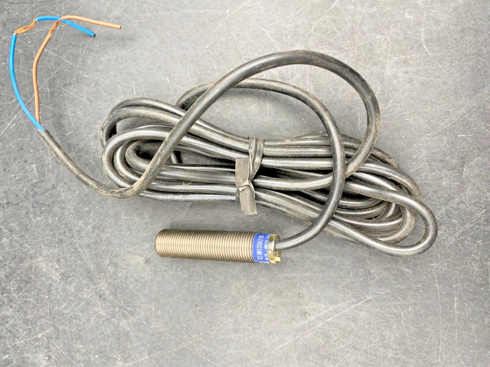 TELEMECANIQUE XS1M12DA210 INDUCTIVE PROXIMITY SWITCH